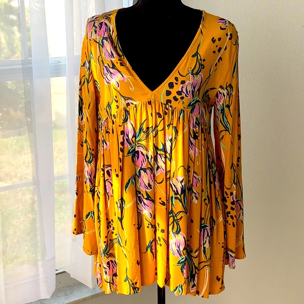 FREE PEOPLE Bella Golden Babydoll Style Tunic With Loose Sleeves & Deep V Neck!